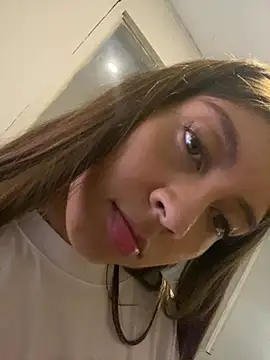 Sara-cooper2 online show from 03.02.26