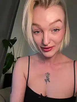 Snapshot of lovecassyrose chatting on 04.11.26 lovecassyrose online show from 04.11.26