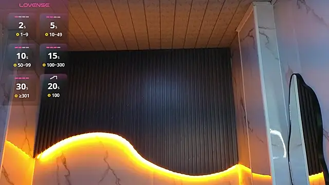 Eilyn love b online show from 10.22.25