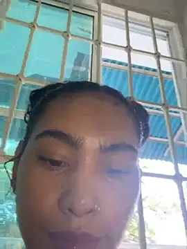 Snapshot of SophieD chatting on 10.11.25 SophieD online show from 10.11.25