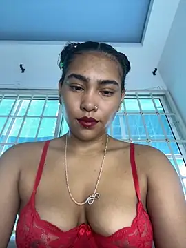 Snapshot of SophieD chatting on 10.21.25 SophieD online show from 10.21.25