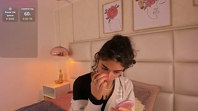 Puffy Hearts online show from 10.22.25