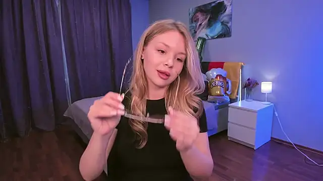 Snapshot of AdalineLove chatting on 09.21.25 AdalineLove online show from 09.21.25