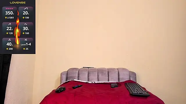 Snapshot of kaifas_dirty chatting on 10.25.25 kaifas dirty online show from 10.25.25