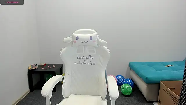 juliamurr 18 online show from 09.25.25