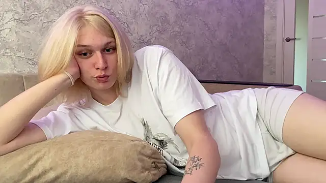 evelina228 online show from 10.17.25