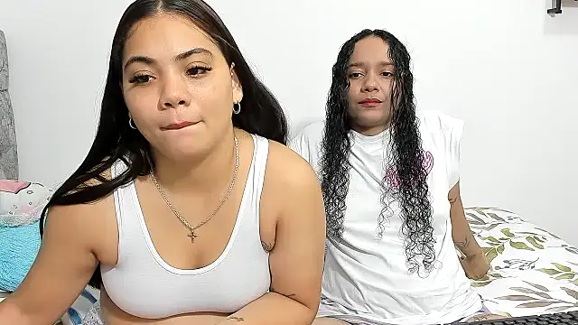 Snapshot of nay_and_aleja1 chatting on 11.11.25 nay and aleja1 online show from 11.11.25