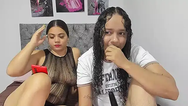 Snapshot of nay_and_aleja1 chatting on 02.04.26 nay and aleja1 online show from 02.04.26