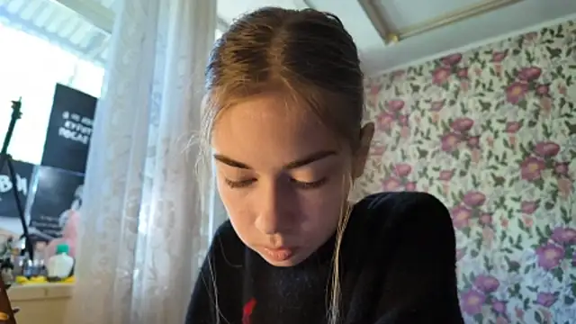 Witching Moon online show from 09.16.25