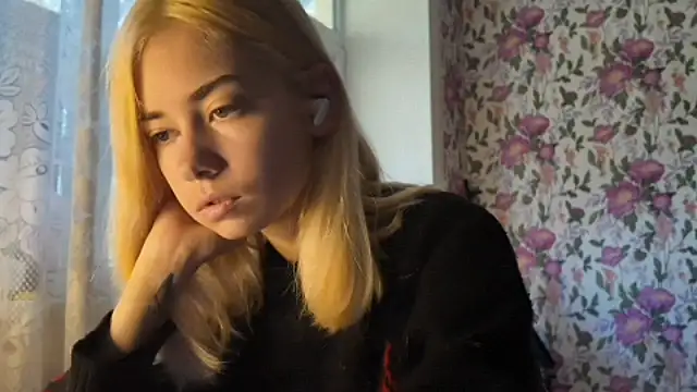 Witching Moon online show from 09.27.25