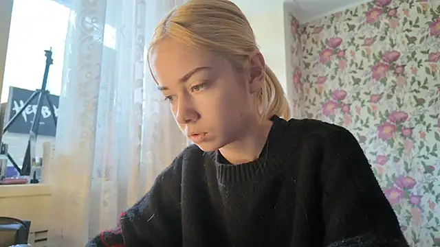 Witching Moon online show from 10.03.25