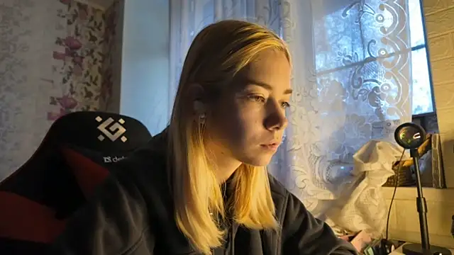 Witching Moon online show from 10.21.25