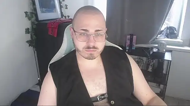 Snapshot of FabianKinky chatting on 09.12.25 FabianKinky online show from 09.12.25