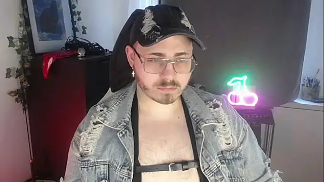 Snapshot of FabianKinky chatting on 09.20.25 FabianKinky online show from 09.20.25