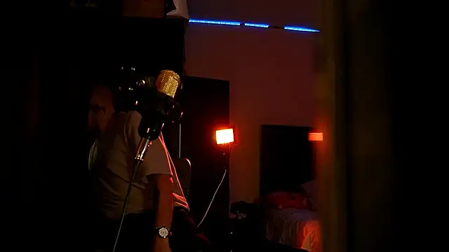 AlphaMasterXxx online show from 11.18.25