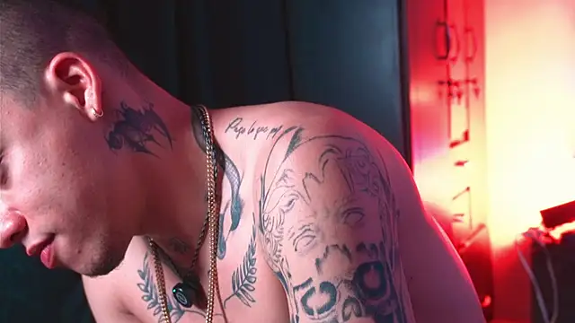 Snapshot of AlphaMasterXxx chatting on 03.10.26 AlphaMasterXxx online show from 03.10.26