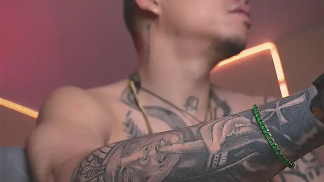 Snapshot of AlphaMasterXxx chatting on 03.12.26 AlphaMasterXxx online show from 03.12.26