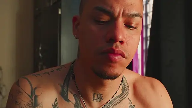 Snapshot of AlphaMasterXxx chatting on 03.27.26 AlphaMasterXxx online show from 03.27.26