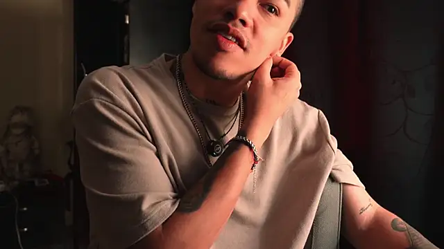 Snapshot of AlphaMasterXxx chatting on 04.02.26 AlphaMasterXxx online show from 04.02.26