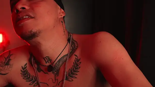 Snapshot of AlphaMasterXxx chatting on 04.04.26 AlphaMasterXxx online show from 04.04.26