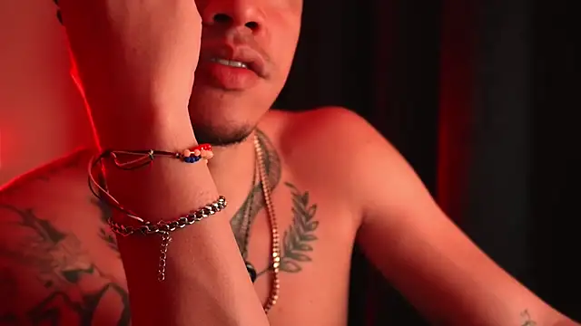 Snapshot of AlphaMasterXxx chatting on 04.07.26 AlphaMasterXxx online show from 04.07.26