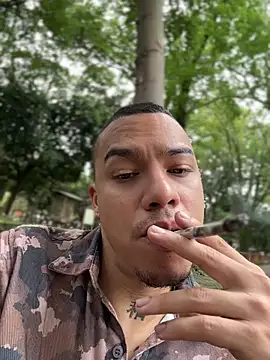 Snapshot of AlphaMasterXxx chatting on 04.11.26 AlphaMasterXxx online show from 04.11.26