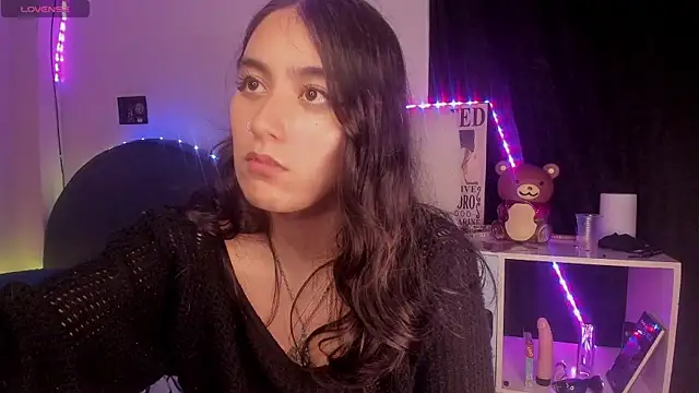 namiiwhite online show from 09.25.25