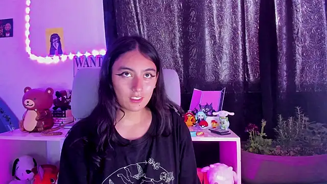 namiiwhite online show from 10.04.25