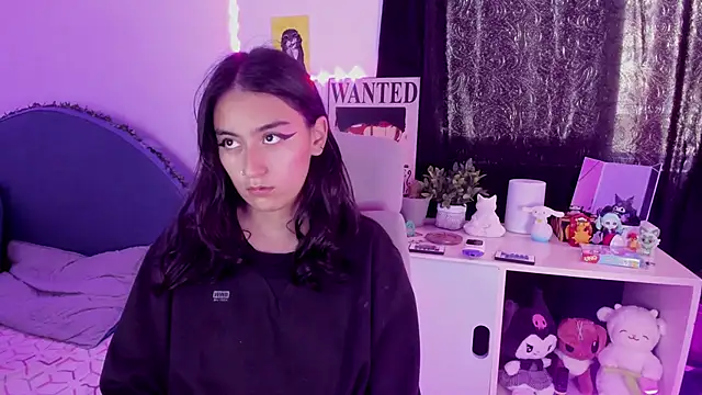 namiiwhite online show from 10.11.25