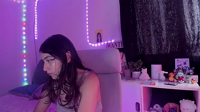 namiiwhite online show from 10.17.25