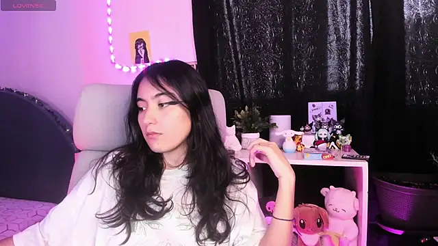 namiiwhite online show from 11.02.25