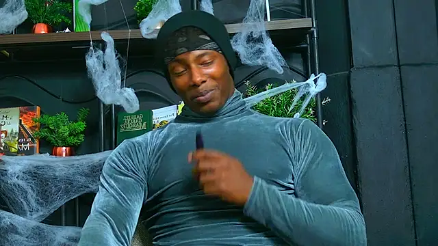 Snapshot of dalton_asher chatting on 10.19.25 dalton asher online show from 10.19.25