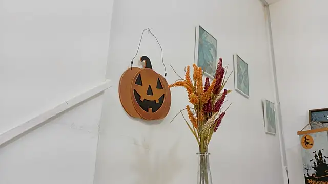 Lizbeth Rouse online show from 10.31.25