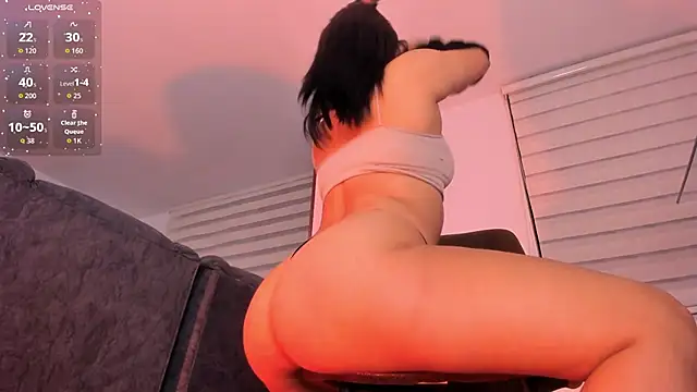 Snapshot of NikaVelvet1 chatting on 11.07.25 NikaVelvet1 online show from 11.07.25