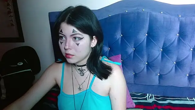 Snapshot of Ginebra_Sensual chatting on 10.04.25 Ginebra Sensual online show from 10.04.25