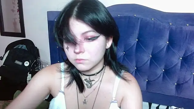 Snapshot of Ginebra_Sensual chatting on 10.07.25 Ginebra Sensual online show from 10.07.25