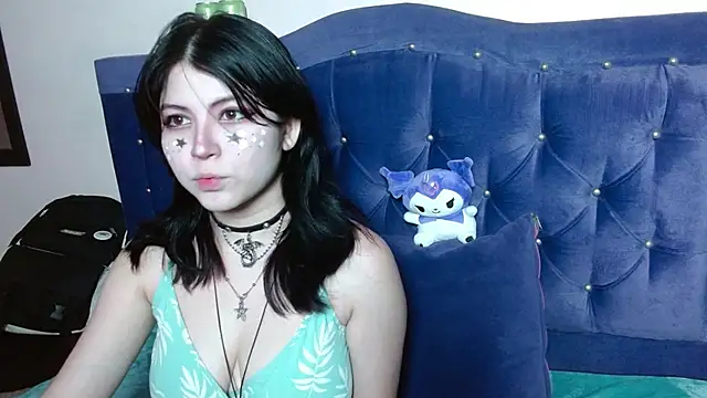 Snapshot of Ginebra_Sensual chatting on 10.17.25 Ginebra Sensual online show from 10.17.25