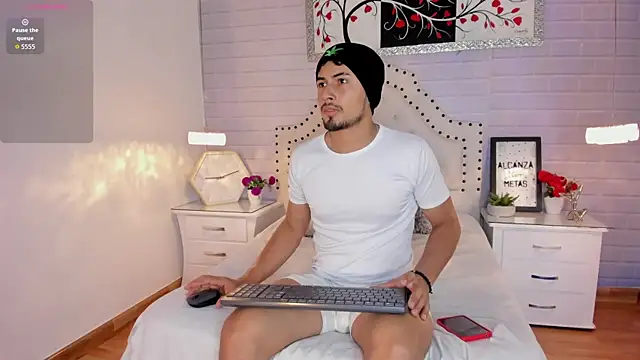 Valentiinoss online show from 01.05.26