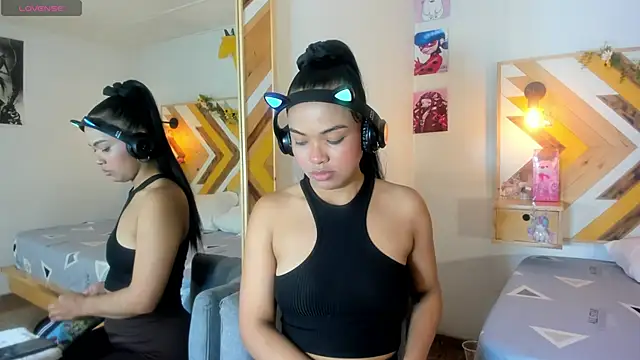 Snapshot of SoleneFontaine chatting on 10.10.25 SoleneFontaine online show from 10.10.25