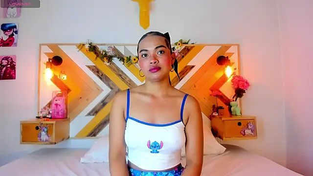 Snapshot of SoleneFontaine chatting on 10.15.25 SoleneFontaine online show from 10.15.25