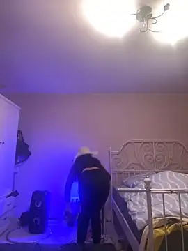 Lara KissSS online show from 09.29.25