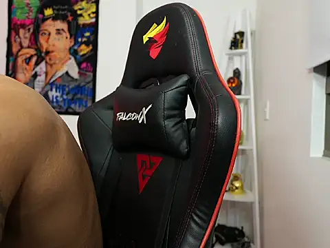 logan hugh8 online show from 10.21.25