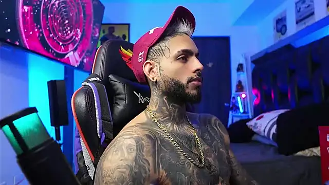 logan hugh8 online show from 02.04.26