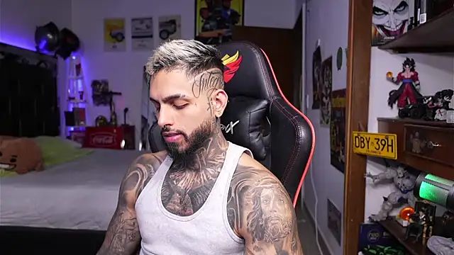 logan hugh8 online show from 04.13.26