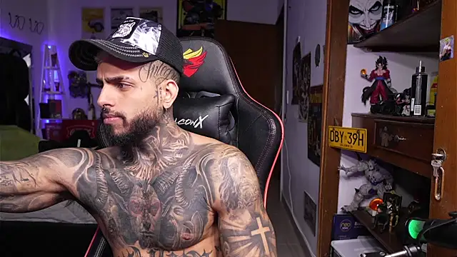 logan hugh8 online show from 04.22.26