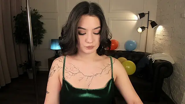 Snapshot of Dark_Moni chatting on 10.15.25 Dark Moni online show from 10.15.25