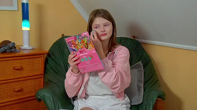 Snapshot of JaneRosen chatting on 10.11.25 JaneRosen online show from 10.11.25