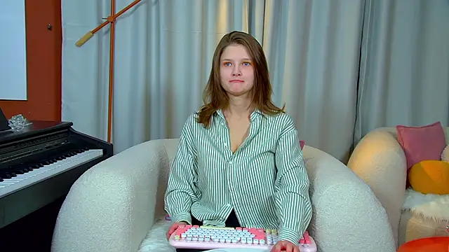 Snapshot of JaneRosen chatting on 10.15.25 JaneRosen online show from 10.15.25