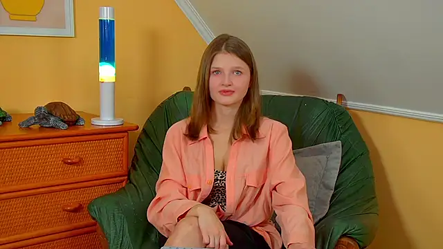 Snapshot of JaneRosen chatting on 10.18.25 JaneRosen online show from 10.18.25