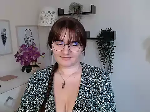 Julie Diamond online show from 09.19.25